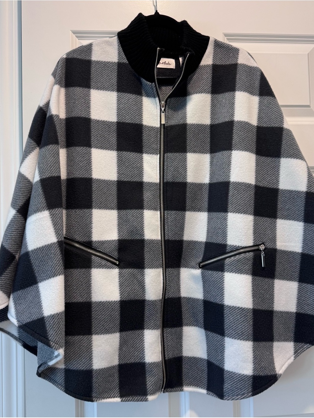 ONE SIZE LE MODA PONCHO Woman Collar Zipper Black Plaid Fleece Polyester New